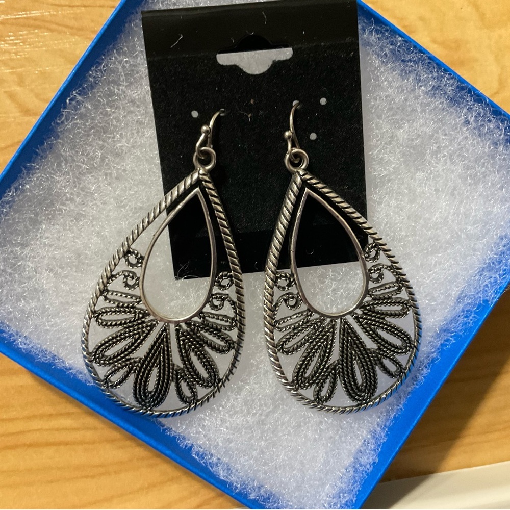 Earrings, premier Designs Rumba silver plated fashion earrings - Picture 2 of 8